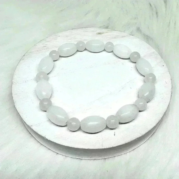 White Rabbit Beaded Bracelet - Picture 7 of 7